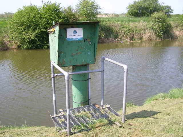 How Sight Glasses and Level Gauges Improve Workplace Safety